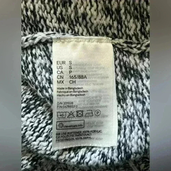 Divided H&M Sweater Black Gray Marled Sweater Top Fall Soft Cozy Knit Small - Picture 3 of 4